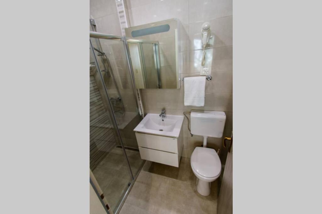 Cosey Studio Apartment For 2 Free Private Parking Макарска Экстерьер фото